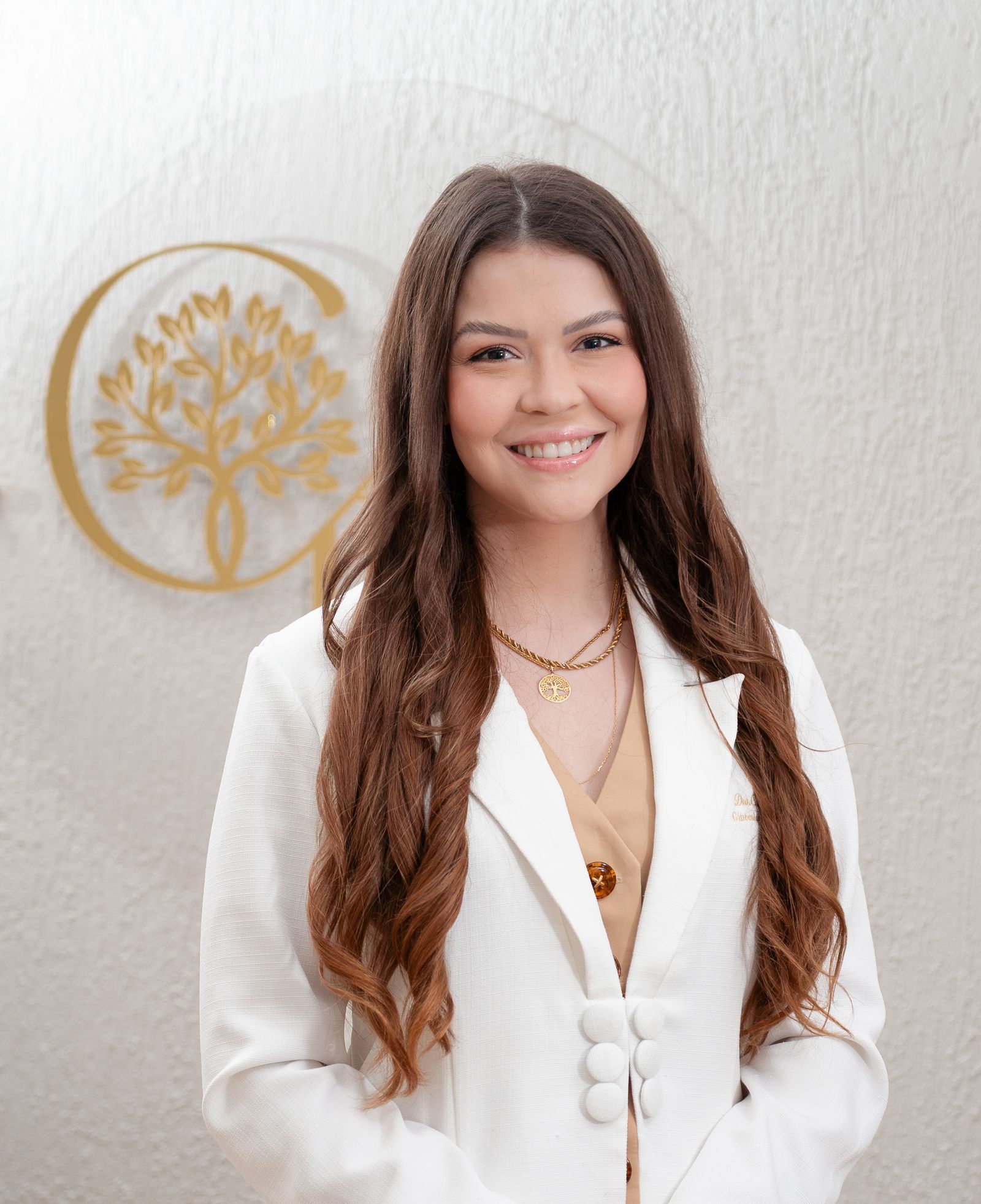 Dra. Caroline Klock em seu consultório